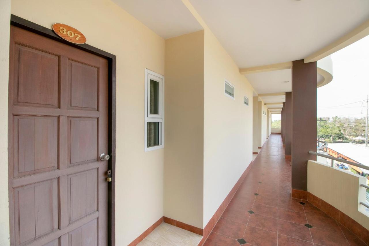 Oyo 75387 4 Men Court Nong Prue Exterior foto